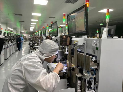 從300條產(chǎn)線的代工廠到3500條產(chǎn)線的 領(lǐng)頭羊 青山湖區(qū)助力兆馳光電創(chuàng)新發(fā)展,帶動全區(qū)電子信息產(chǎn)業(yè)提檔升級